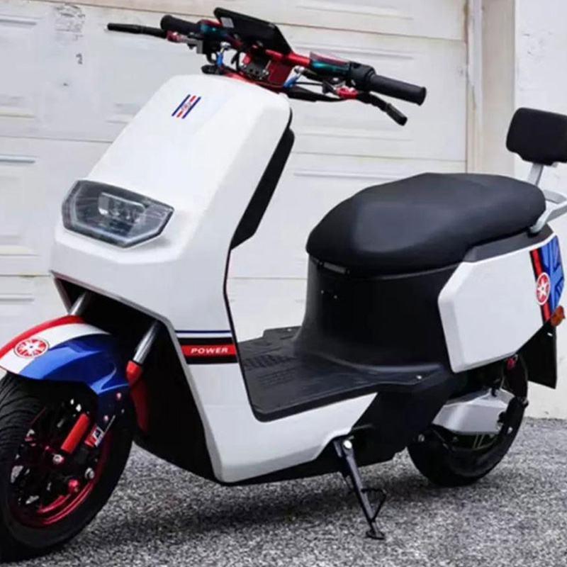 Hot Sale Elmotorcykel 3000W Streetbike Scooter Elmotorcykeldelar CKD